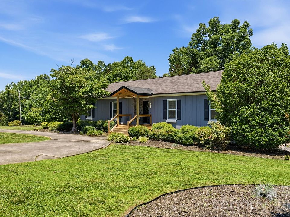 1st image of 21 Eagle Dr