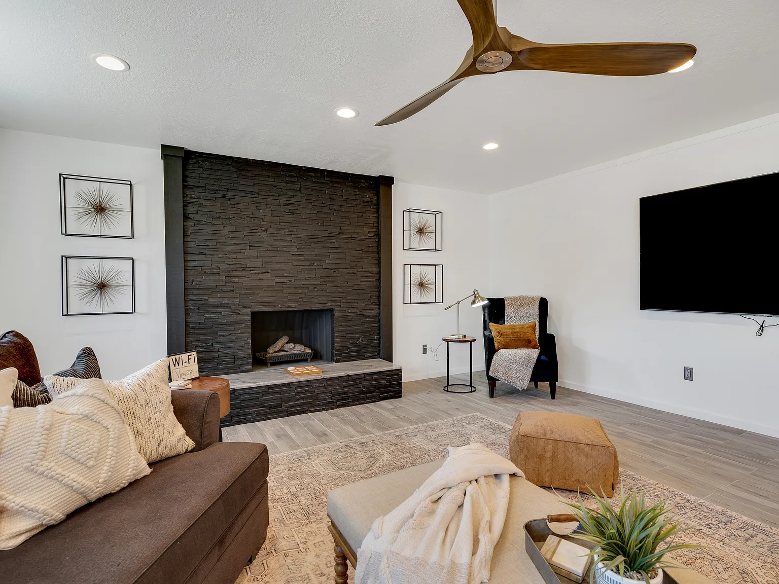 3 bed, 1967 sqft, $4,400 — Photo 4