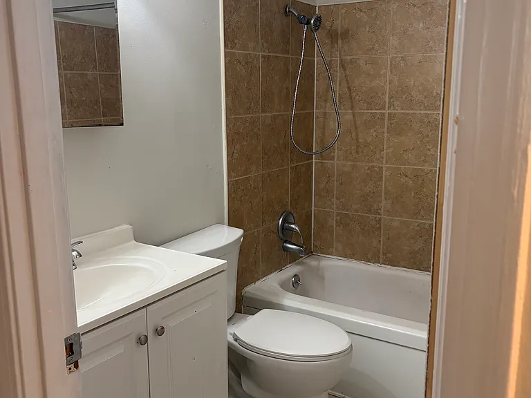 125 S Ewing Ave #8 — Photo 7