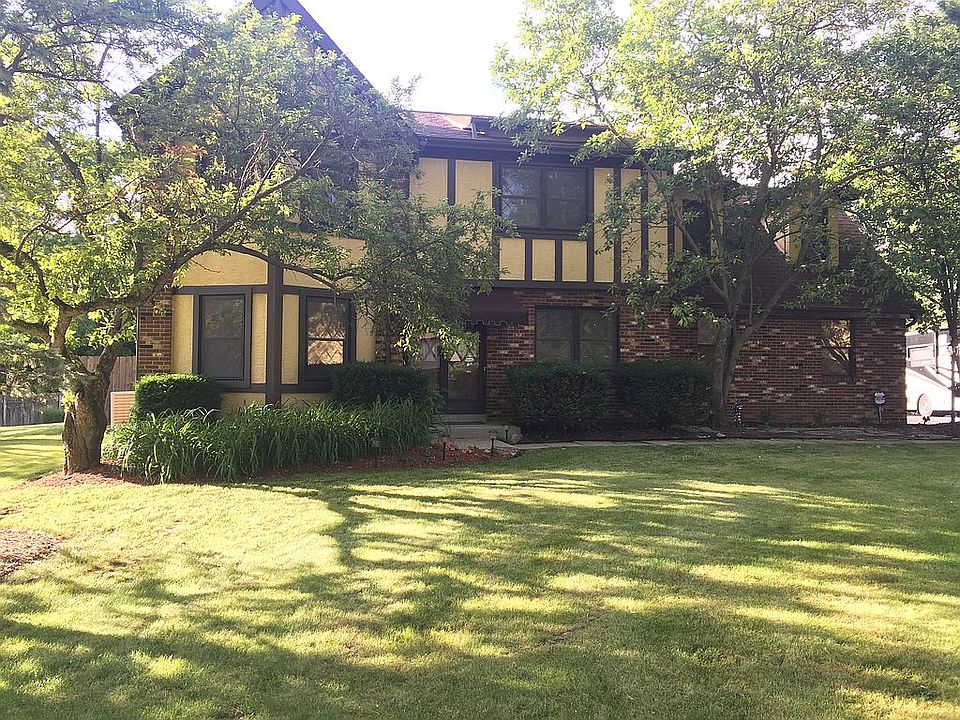 2nd image of 5852 Cummington Pl
