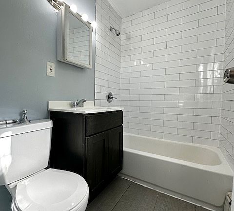 5th image of 247 Orchard St APT B5