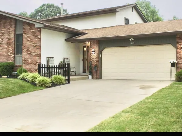 2066 Nobleshire Rd, Columbus, OH 43229