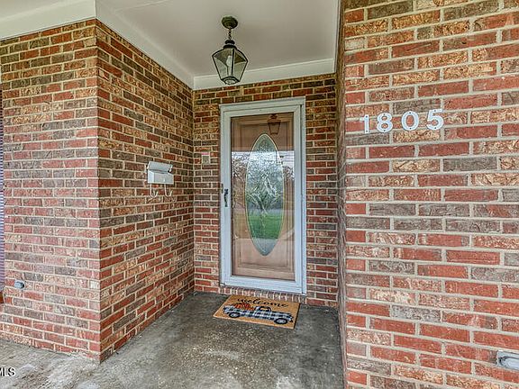 4th image of 1805 Broadmoor Rd