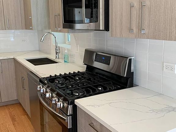 2nd image of 928 W 31st Pl #1