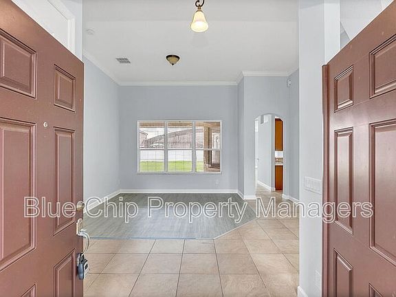 3rd image of 10074 Iverson Dr