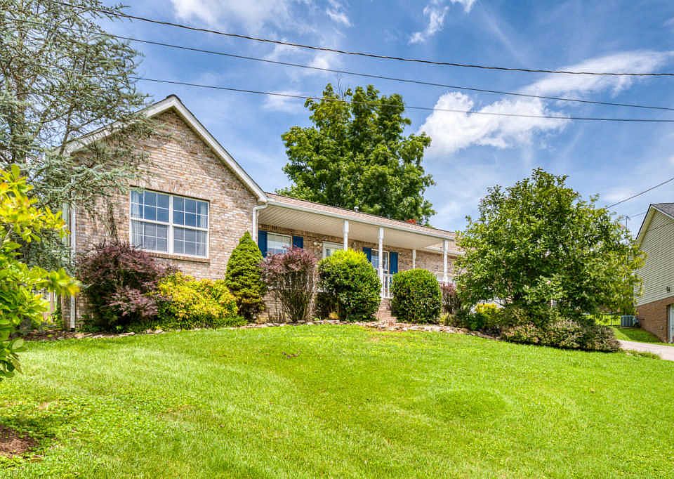 1st image of 4711 Country Ln
