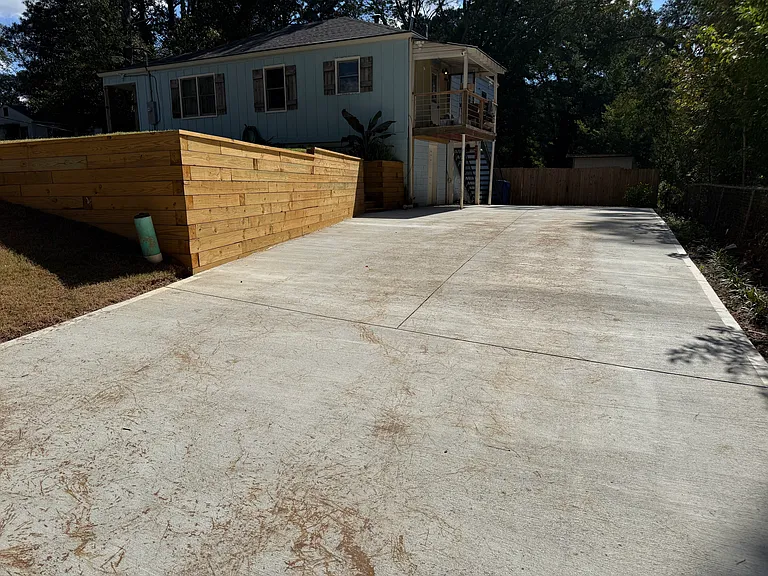 1232 Almont Dr SW — Photo 3