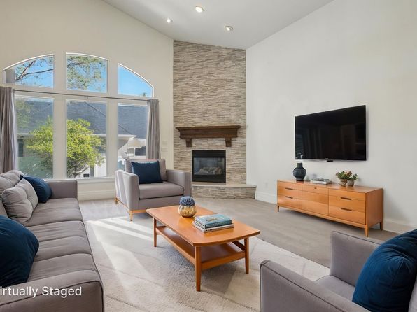 992 W Louise Meadow Dr, South Jordan, UT 84095