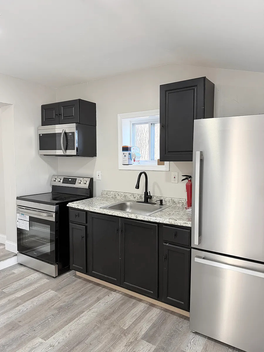 Building Photo - 60 Hanover St #1