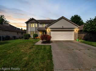 35439 Evanston Ave, Sterling Heights, MI 48312