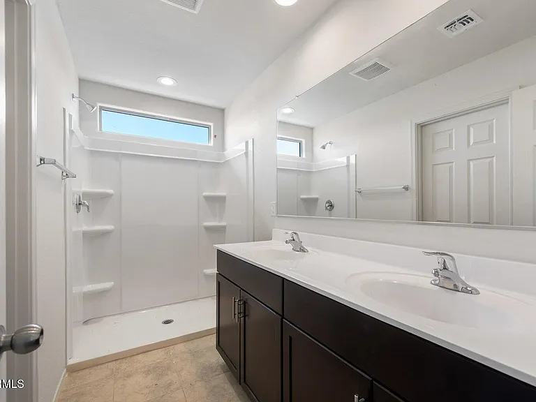 2428 S 246th Ln — Photo 13