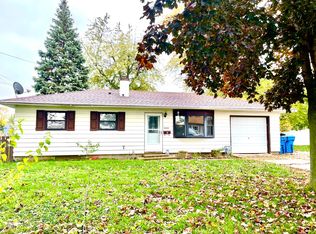 1920 Terrace Dr, Peru, IL 61354