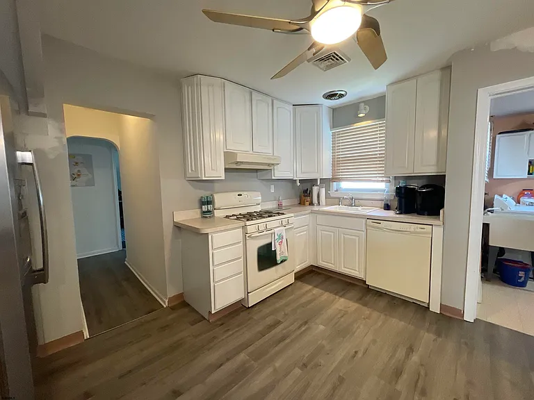 307 N Essex Ave — Photo 14