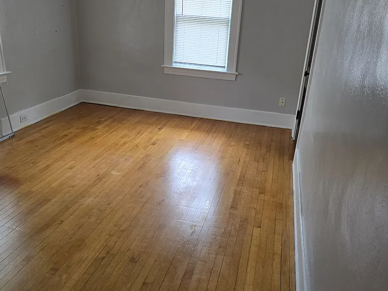 1125 Jefferson Ave — Photo 7