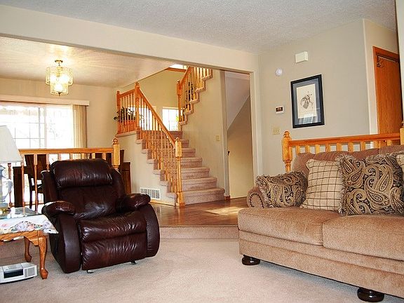 3rd image of 621 Fruitdale St