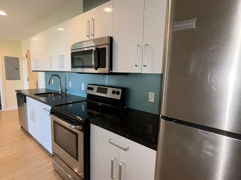 249 S 49th St #214 — Photo 3