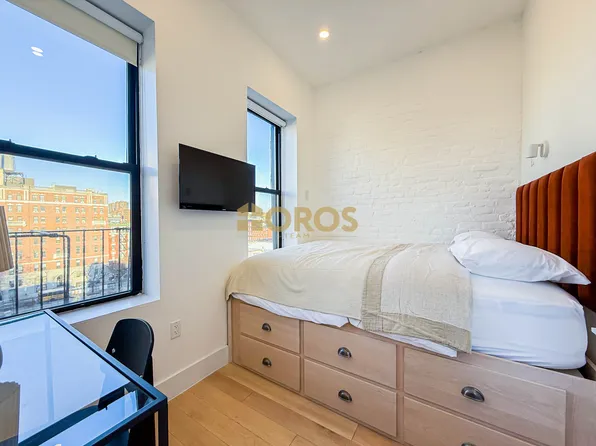 322 East 11th Street image 1 of 12