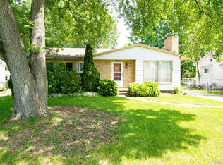 2109 Deerfield Dr, Flint, MI 48532