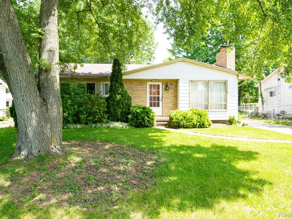 2109 Deerfield Dr, Flint, MI 48532