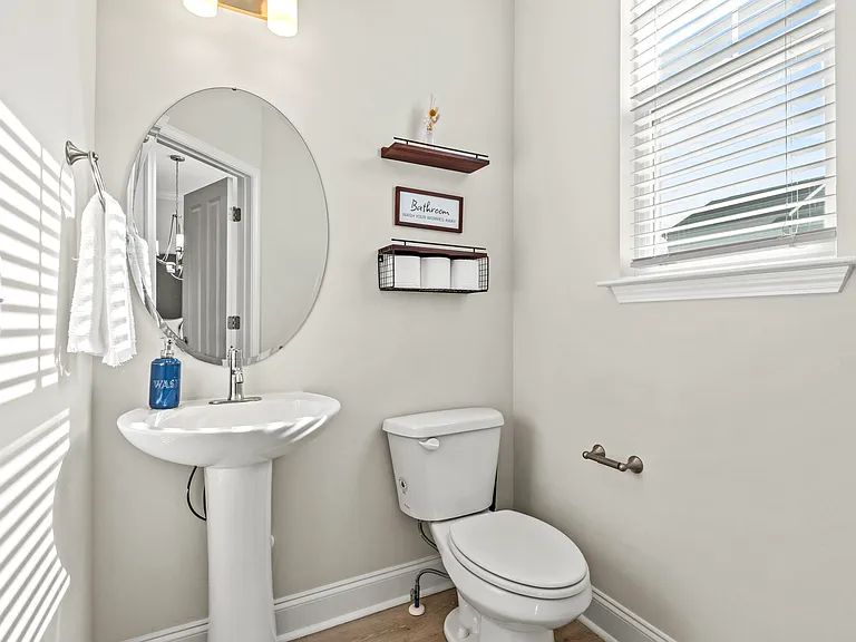 833 Westcott Ln — Photo 14