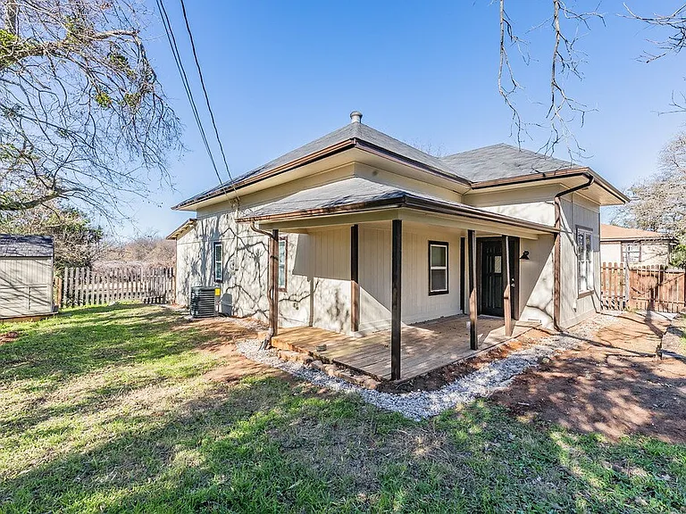 505 N Lamar St — Photo 2