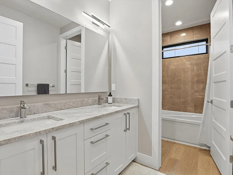 2860 W Lumber Ln — Photo 25