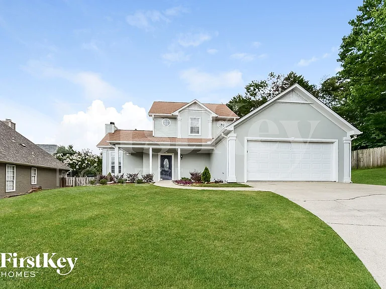 917 Jackson Cir — Photo 1