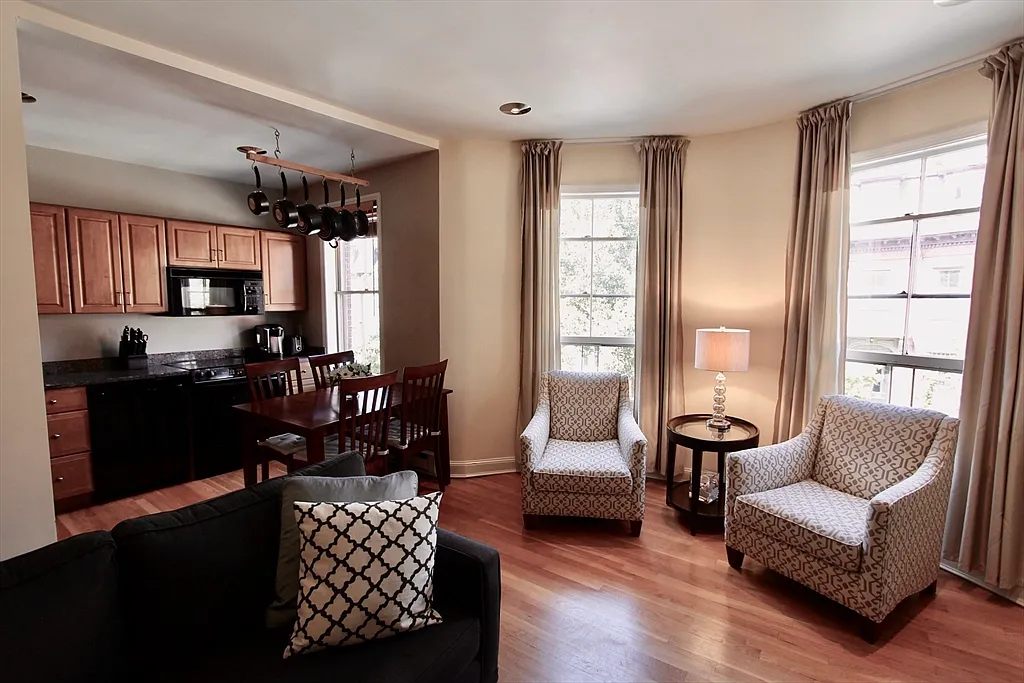 2 bed, 1.0 bath, 630 sqft, $3,400 — Photo 2