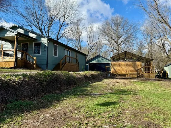 1320 Pacific Ave, Osawatomie, KS 66064