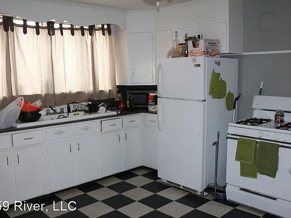 3rd image of 521 Admiral St #1