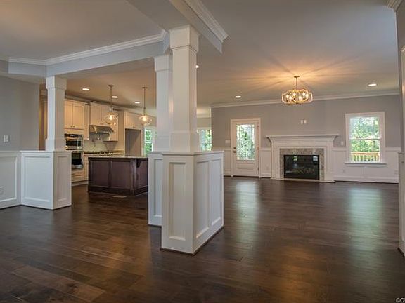 4th image of 4 Deerlake Dr