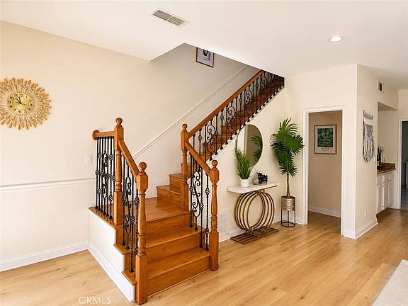 5th image of 49 Christina St