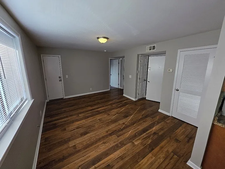 800 Anderson Ln #A7 — Photo 3
