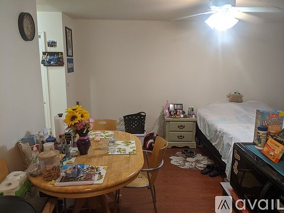 4th image of 1111 W Hollywood Ave #205