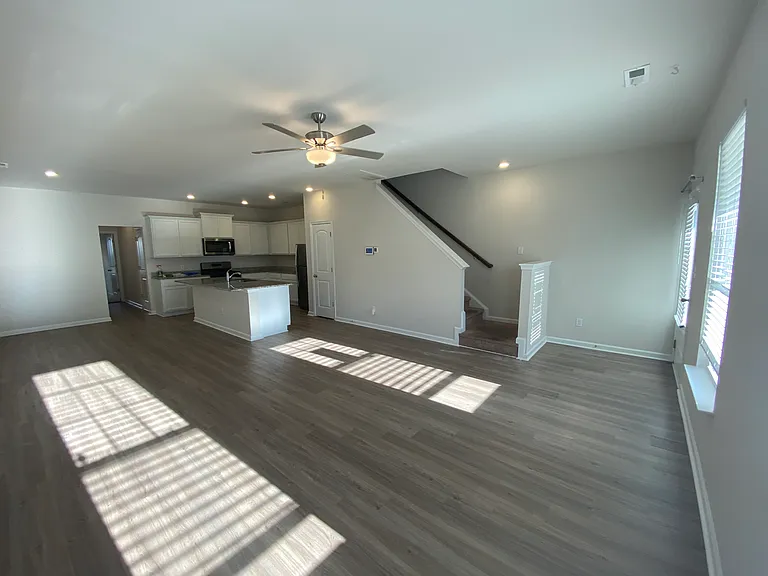 1512 Auckland Ct — Photo 6