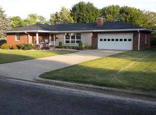 25 Terry Dr, Jacksonville, IL 62650