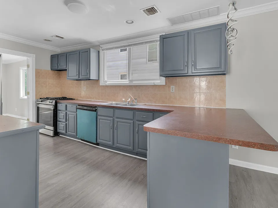 110 S Devine St #2