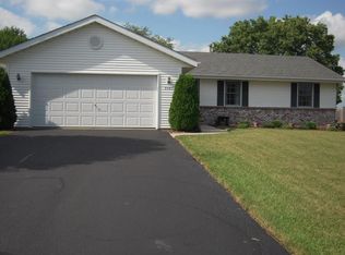5583 Longest Dr, South Beloit, IL 61080