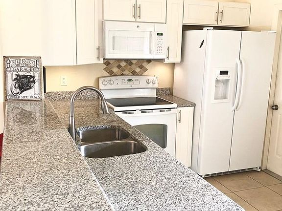 4th image of 23 Bassett Ln