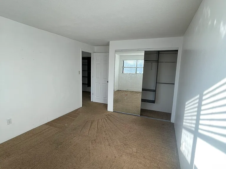 1647 London Cir — Photo 14