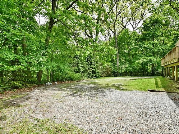 5th image of 2424 Mina Dr