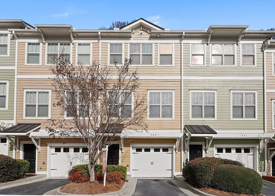 1st image of 1929 Sterling Oaks Cir NE