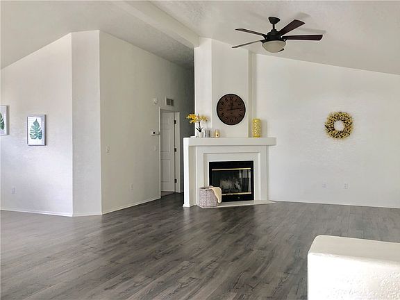 5th image of 20087 Crestview Dr