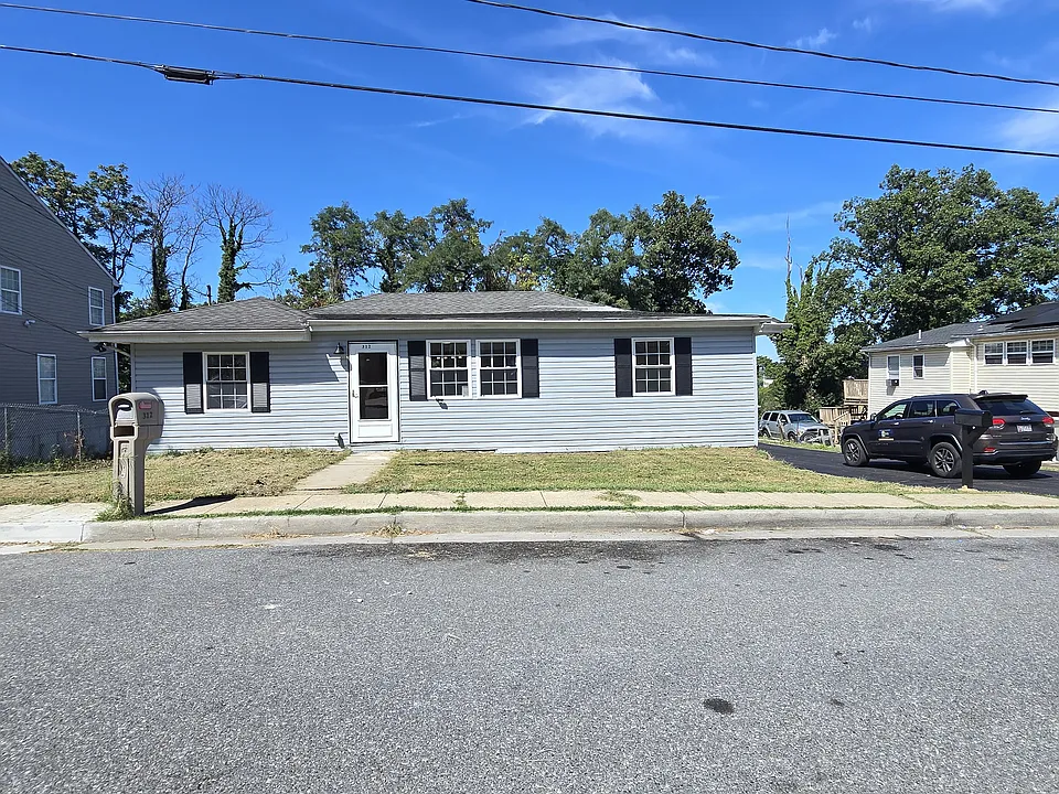 312 Elizabeth Ave #1