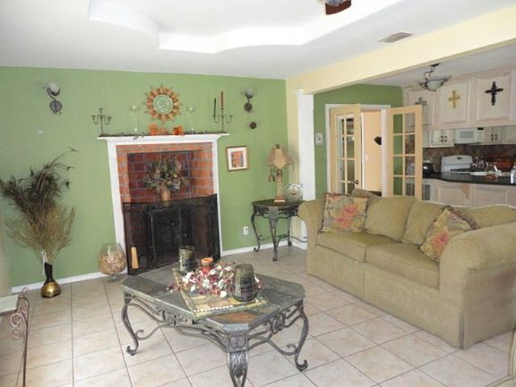 5th image of 1606 W Fern Ave