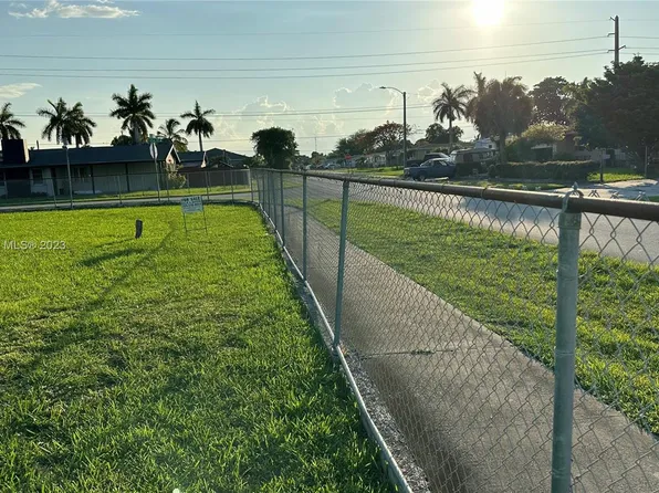 (undisclosed Address), Miami, FL 33176