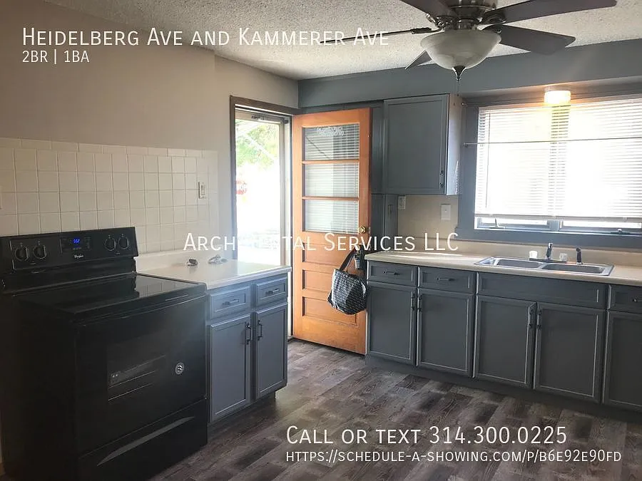 Coming Soon! Cute South County Cottage With White Picket Fence, And Garage — Photo 4