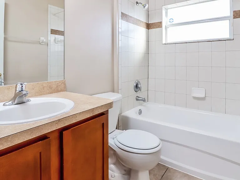 3920 Constantine Loop — Photo 15