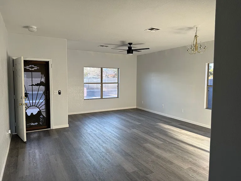 33190 N Cherry Creek Rd — Photo 23