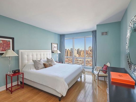 4th image of 350 W 42nd St APT 34D
